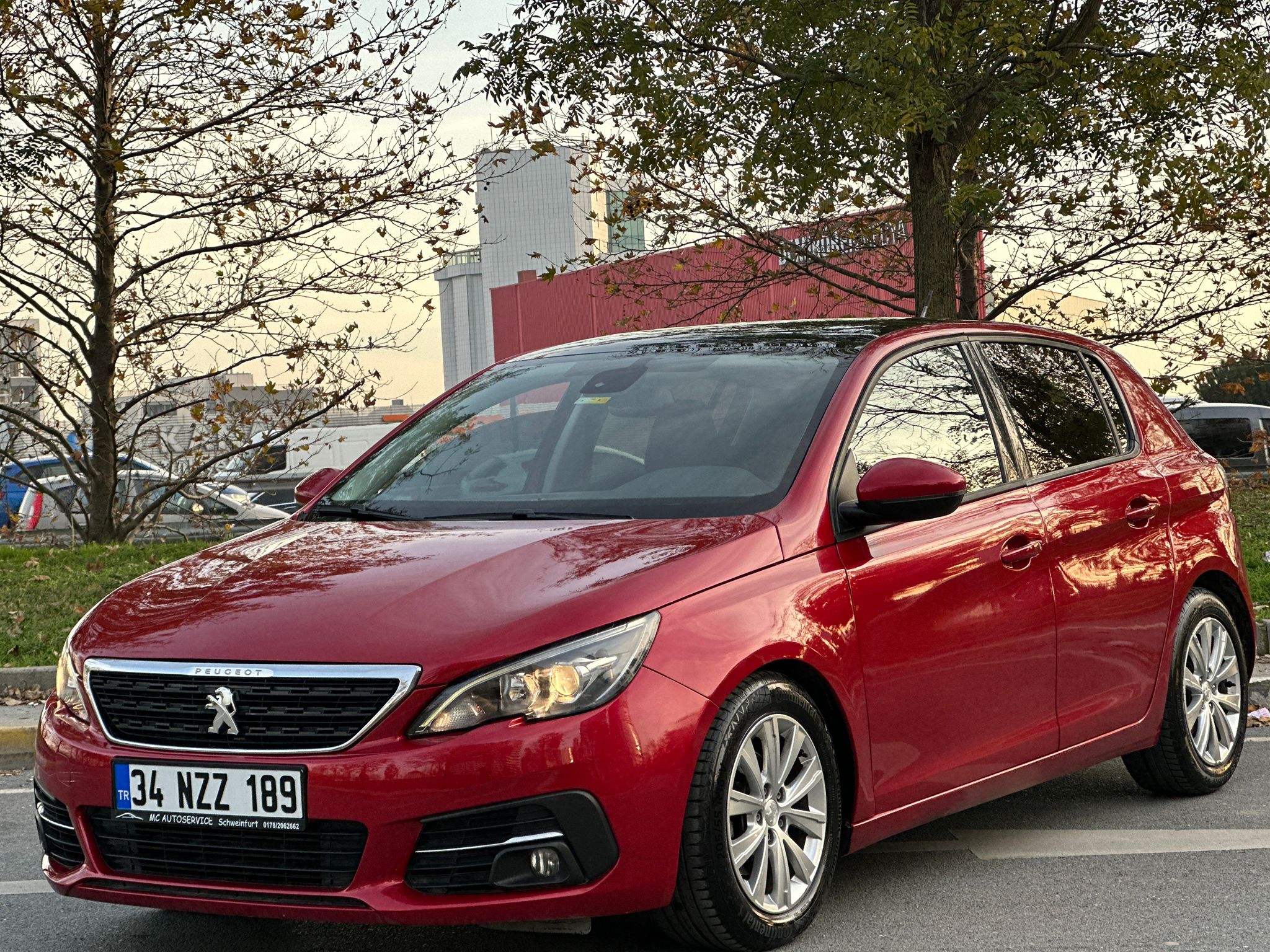 2020 MODEL CAM TAVANLI OTOMATİK VİTES 125 BİN KM DE MAS